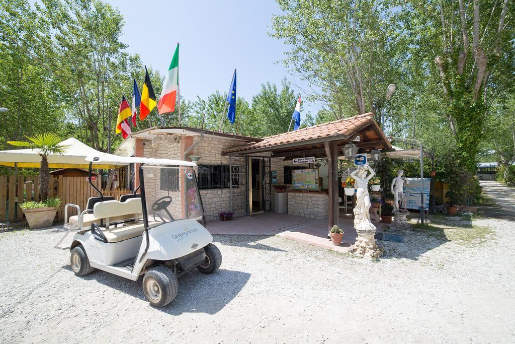Camping Dei Tigli Torre del Lago Puccini Luaran gambar
